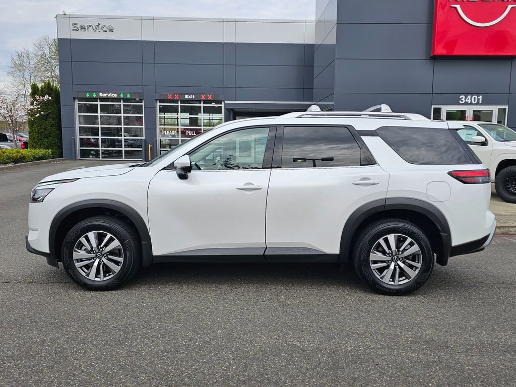 Certified 2025 Nissan Pathfinder SL image 8