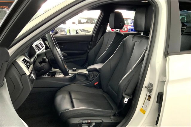 Used 2017 BMW 320i Sedan image 24