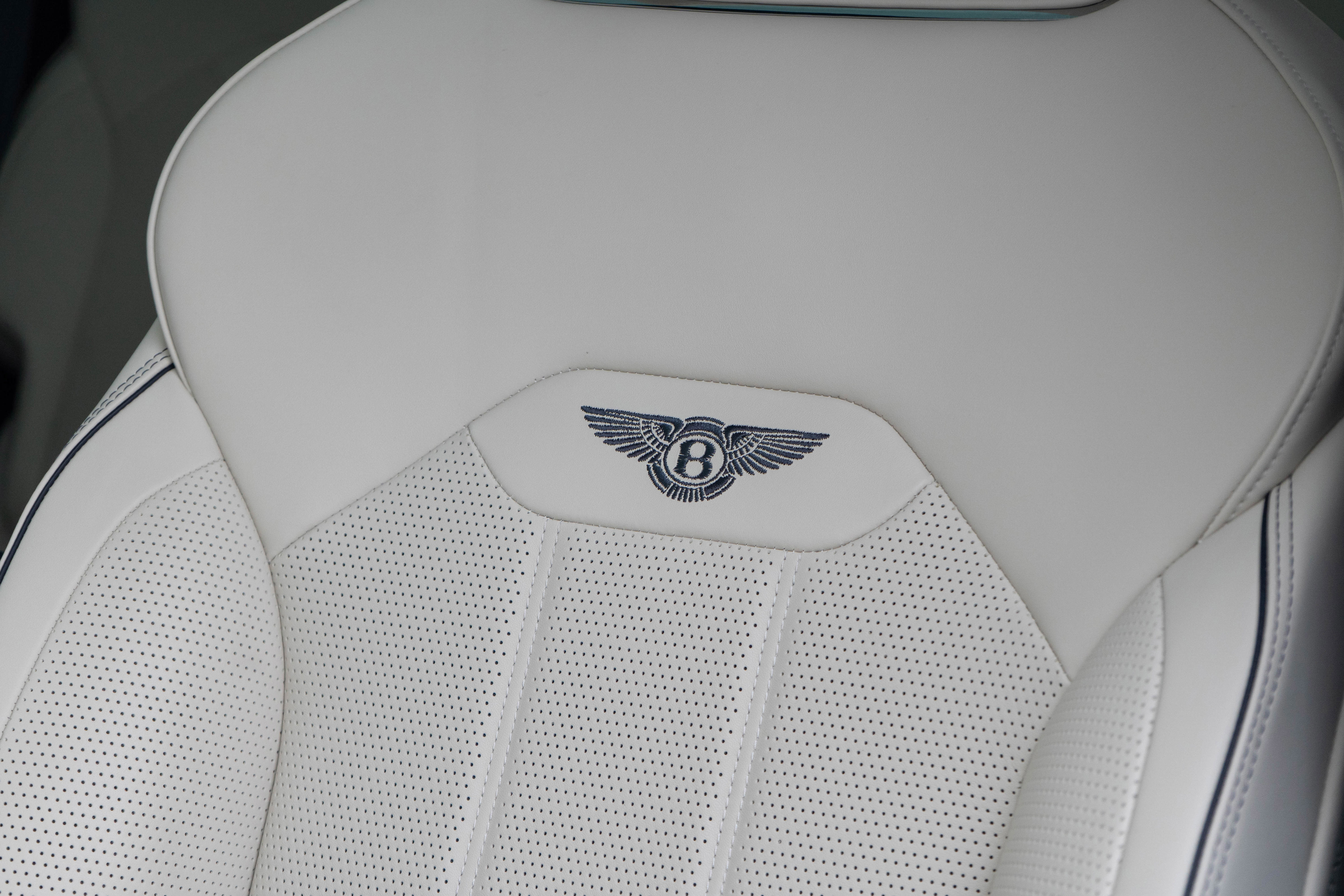 Used 2023 Bentley Bentayga image 10