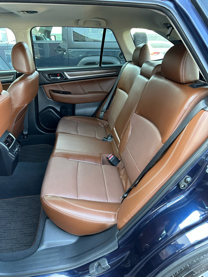 Used 2018 Subaru Outback 3.6R Touring w/ Popular Package #3 image 12