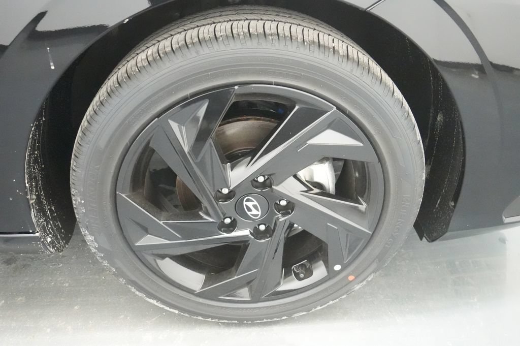 New 2026 Hyundai Elantra Sport FWD image 10