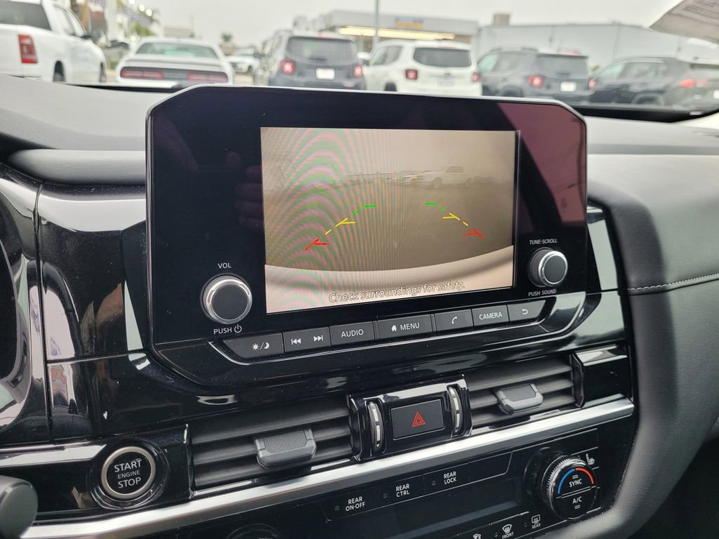 Used 2024 Nissan Pathfinder SV FWD image 18