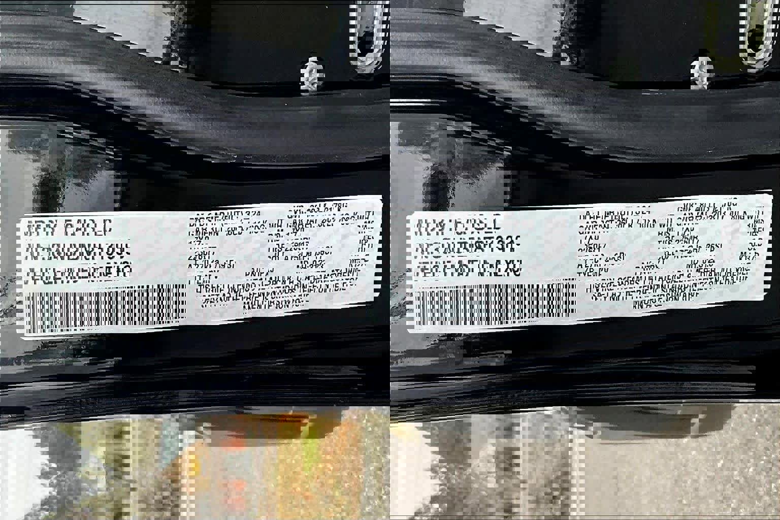 Used 2024 Jeep Compass Latitude image 21