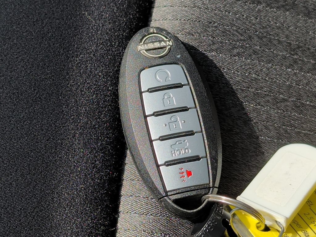 Used 2025 Nissan Altima 2.5 SV FWD image 39
