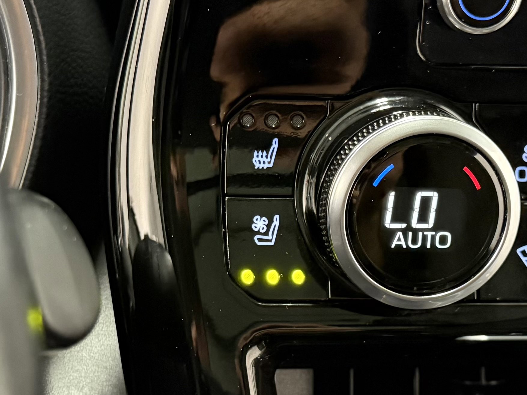 Used 2021 Toyota Highlander Limited image 25