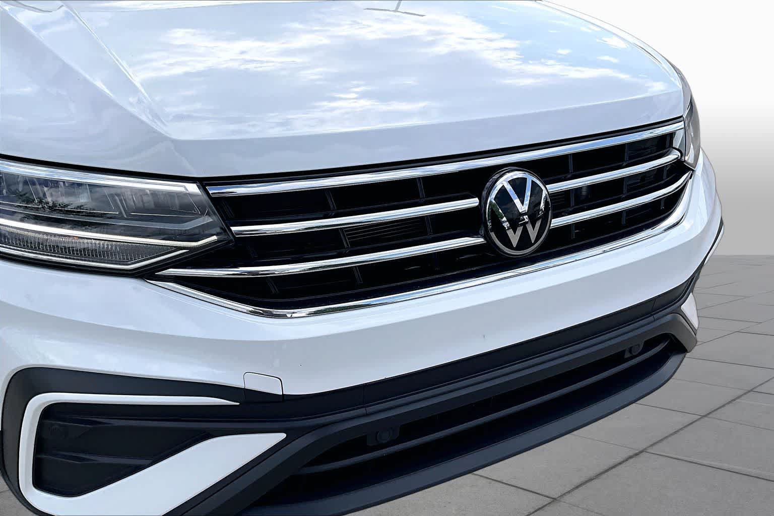 Used 2024 Volkswagen Tiguan SE FWD image 28