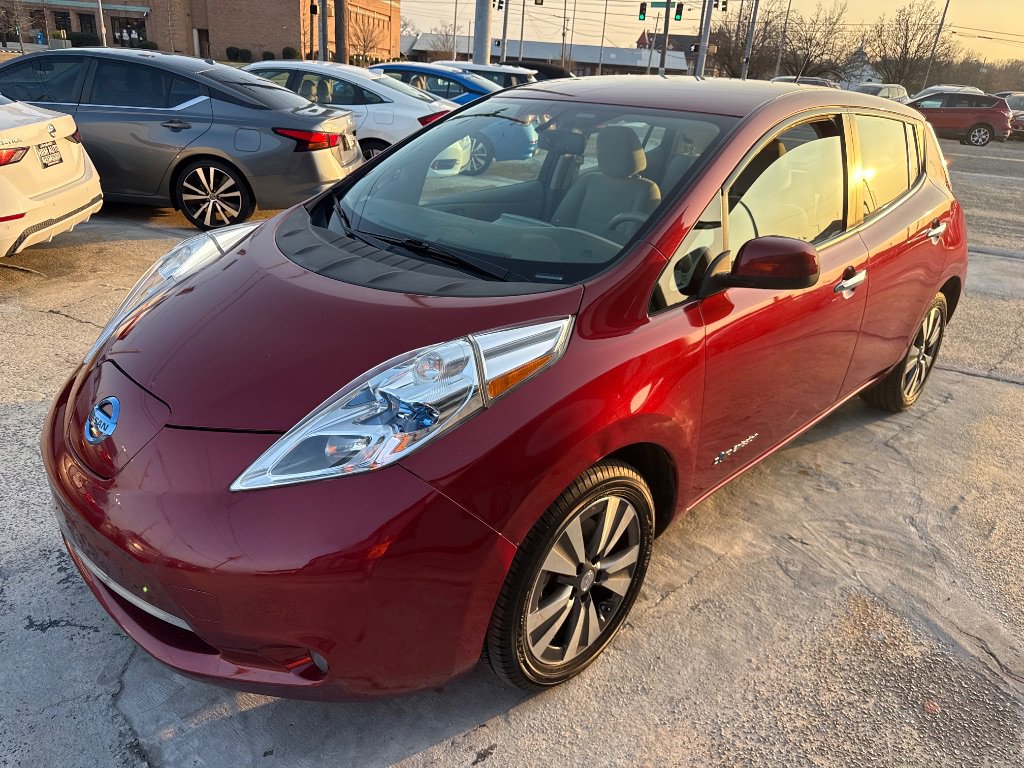 Used 2015 Nissan Leaf SV w/ LED & Quick Charge Package FWD image 1