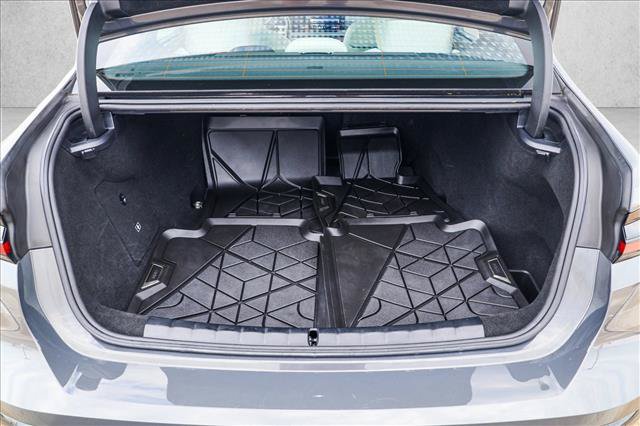 Used 2023 BMW i7 xDrive60 AWD/4WD image 24