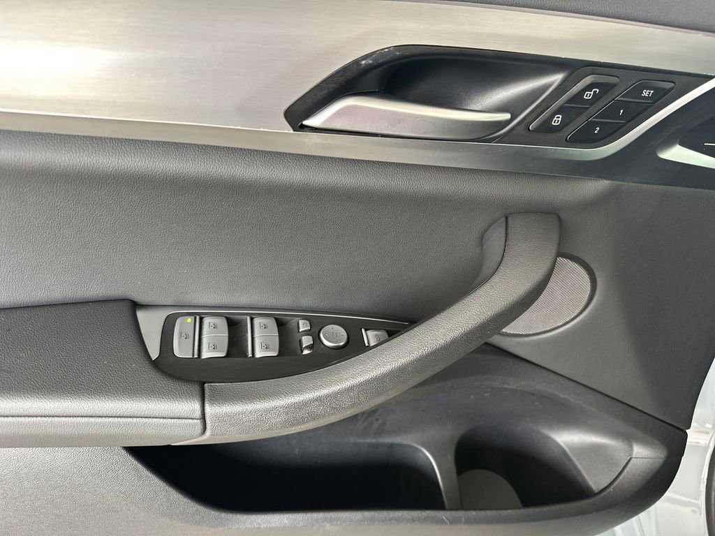 Used 2024 BMW X4 M40i w/ Premium Package image 12