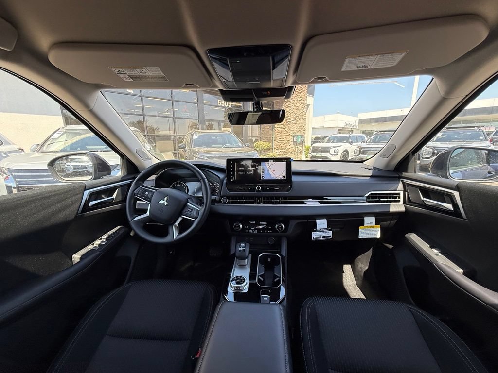 New 2026 Mitsubishi Outlander ES FWD image 18