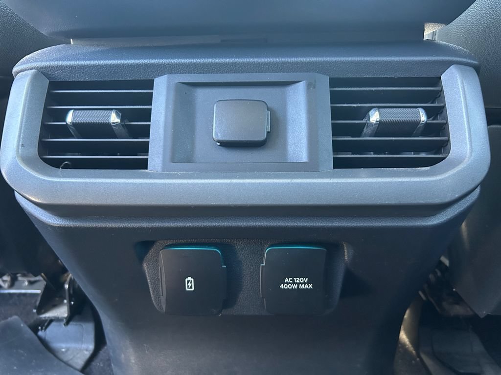 Used 2022 Ford F150 Lariat AWD/4WD image 9