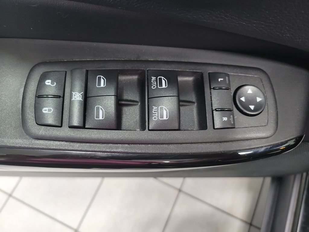 Certified 2023 Jeep Cherokee Altitude Lux AWD/4WD image 32
