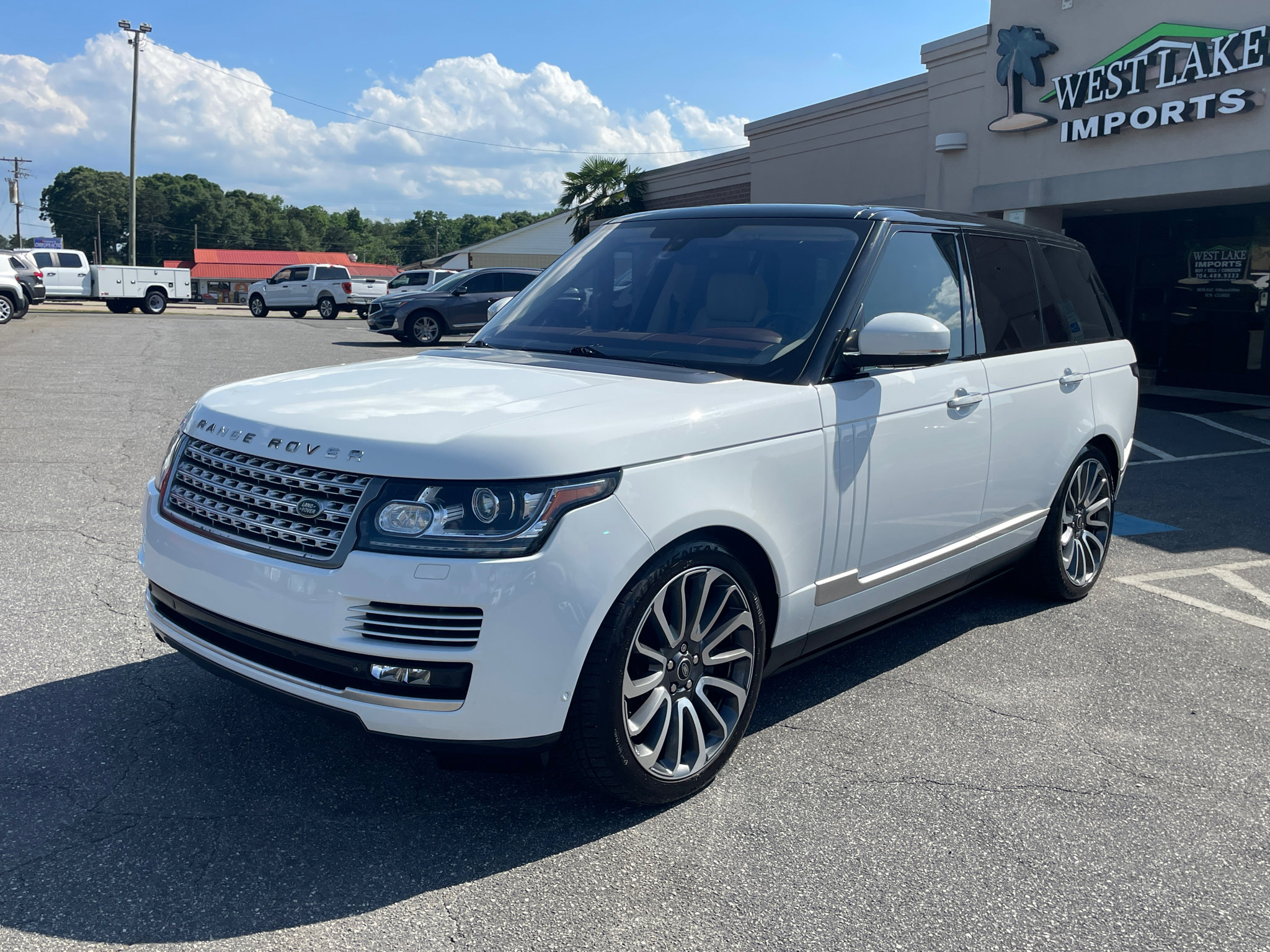 Used 2015 Land Rover Range Rover Autobiography image 3