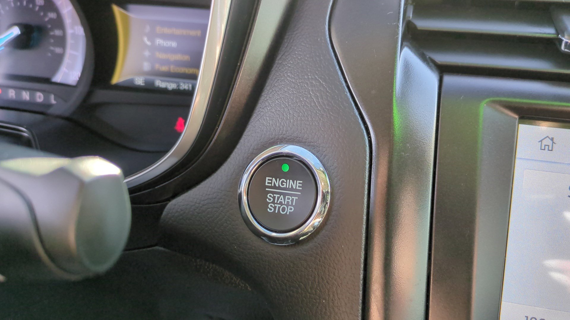 Used 2020 Ford Fusion Titanium image 22