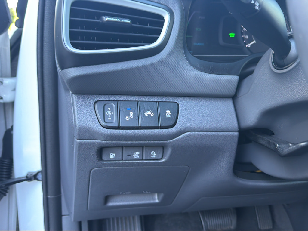 Used 2019 Hyundai Ioniq Limited FWD image 20