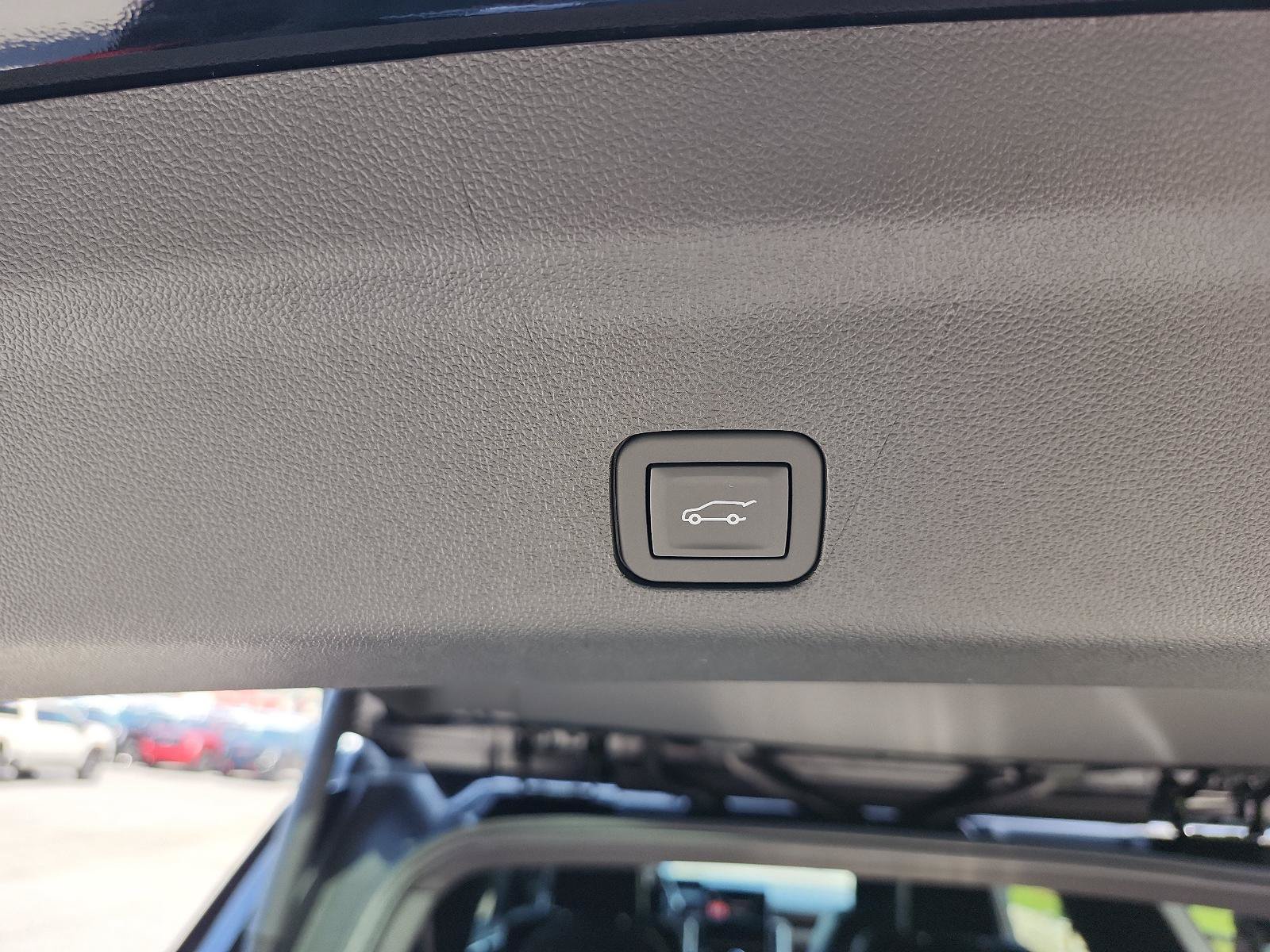 New 2026 GMC Yukon XL Denali Ultimate AWD/4WD image 10