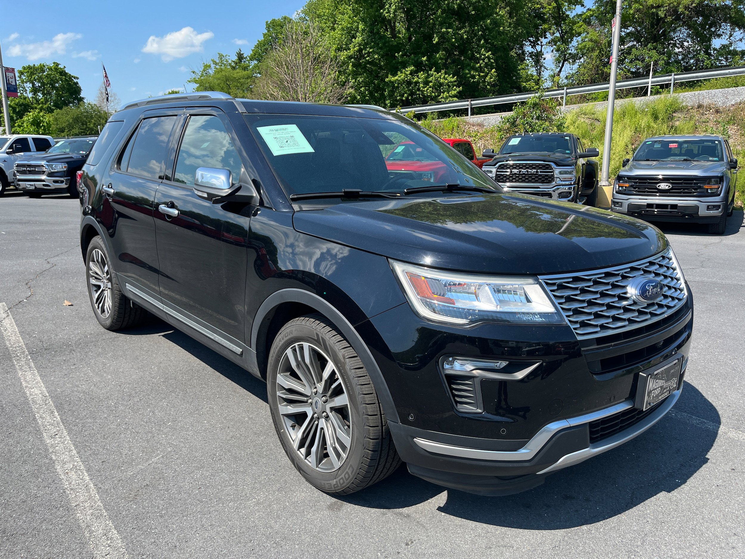 Certified 2018 Ford Explorer Platinum AWD/4WD image 3