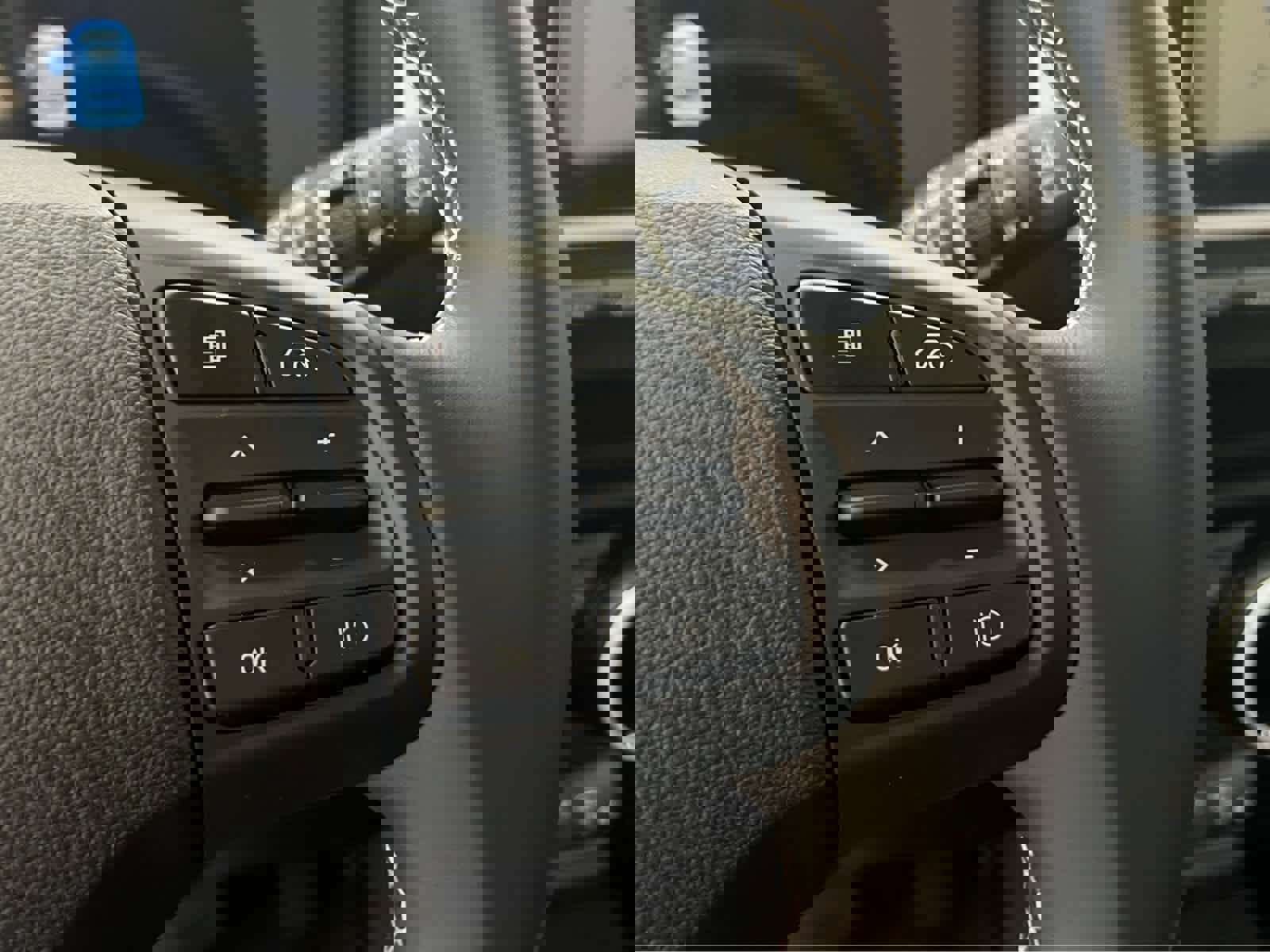 Used 2026 Hyundai Venue SEL image 32