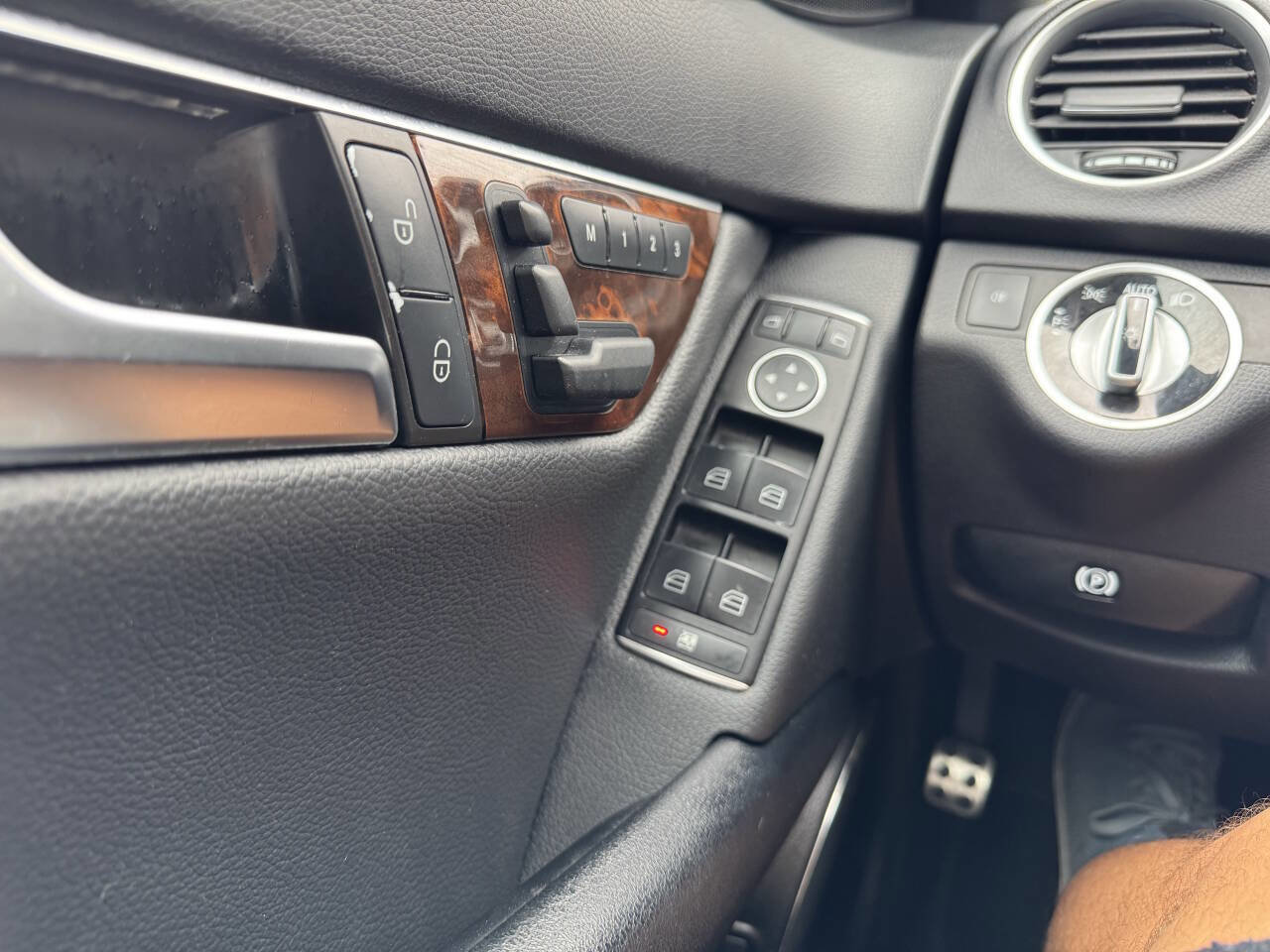 Used 2012 Mercedes-Benz C 300 4MATIC Sedan image 29