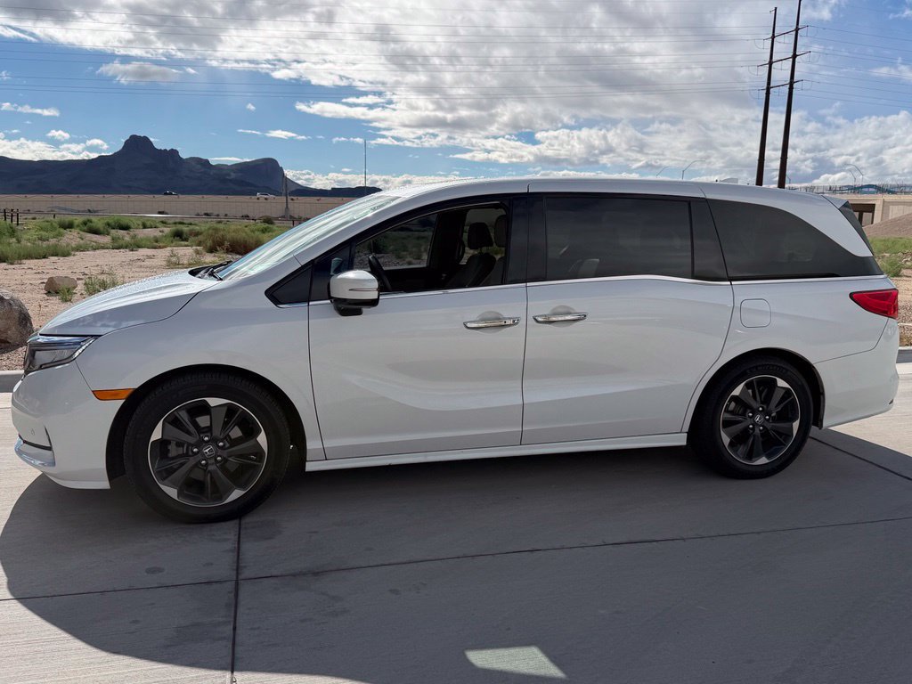 Used 2023 Honda Odyssey Elite image 4