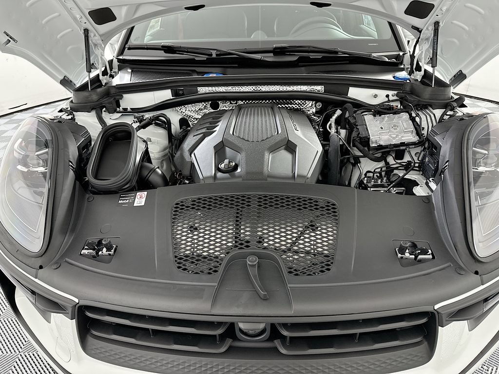 New 2026 Porsche Macan AWD/4WD image 32