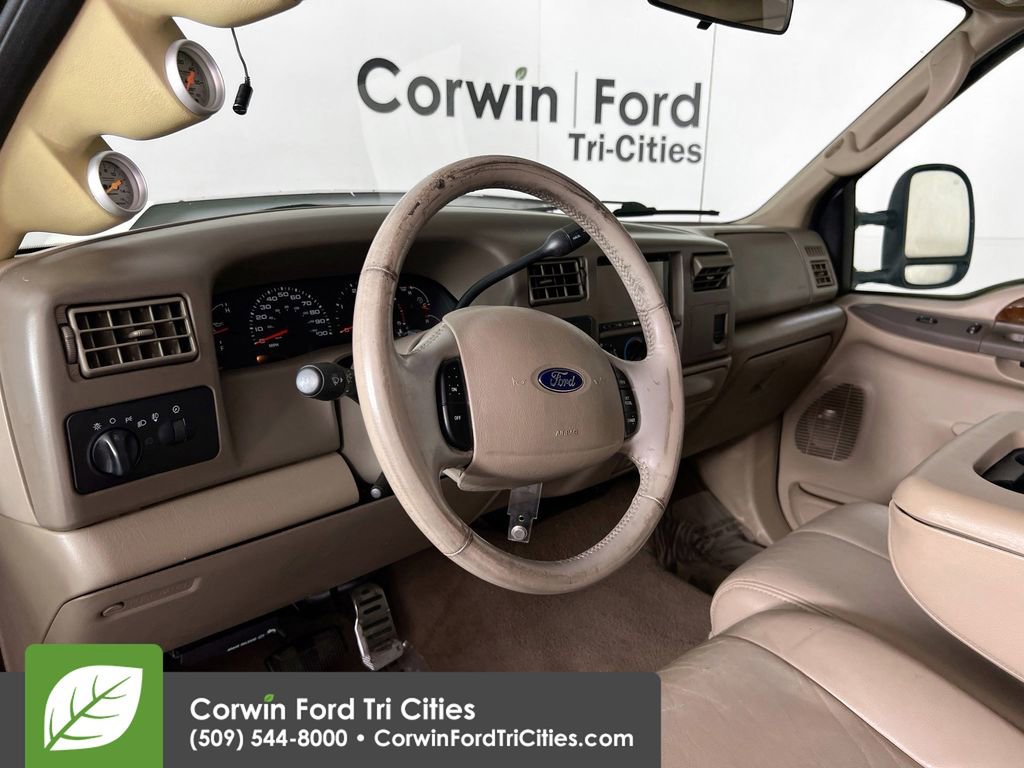 Used 2004 Ford F350 Lariat AWD/4WD video 3