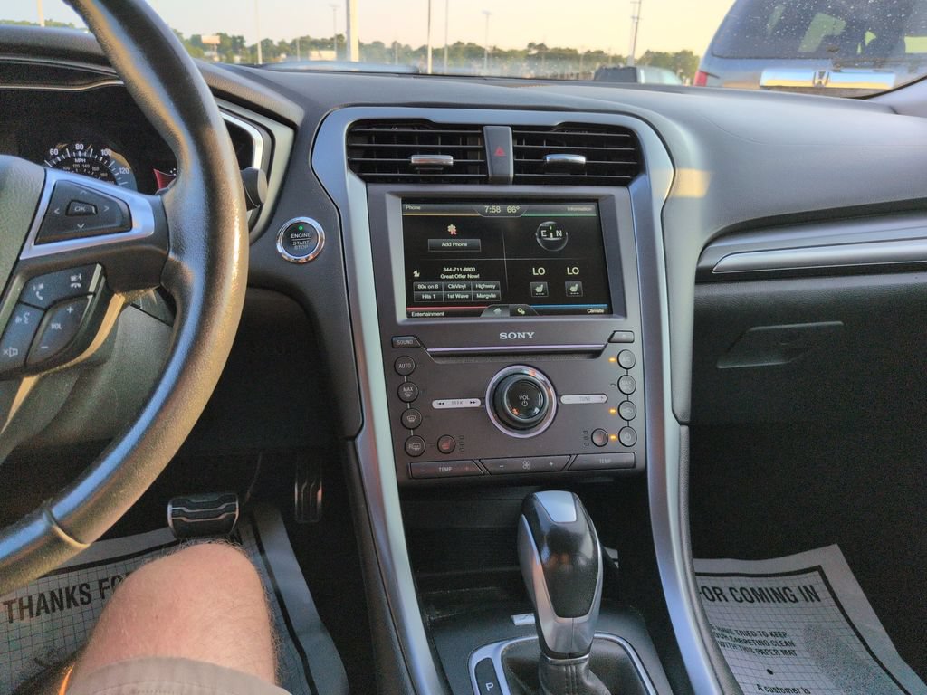 Used 2016 Ford Fusion Titanium FWD image 18