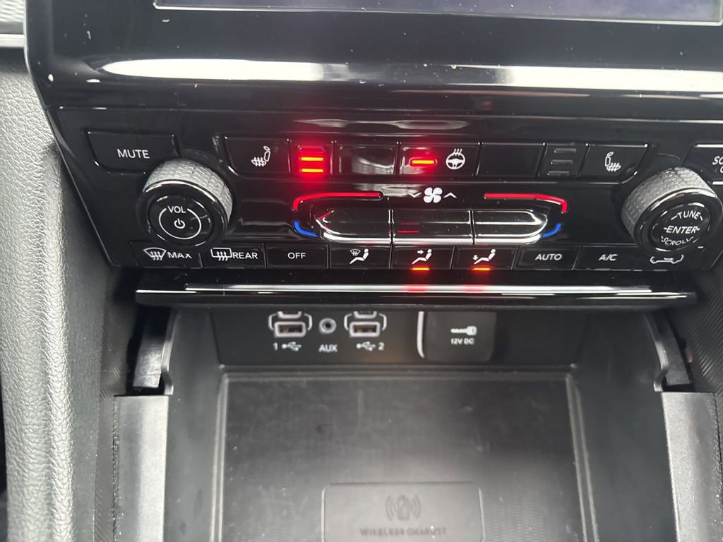 Used 2024 Jeep Grand Cherokee Altitude image 16