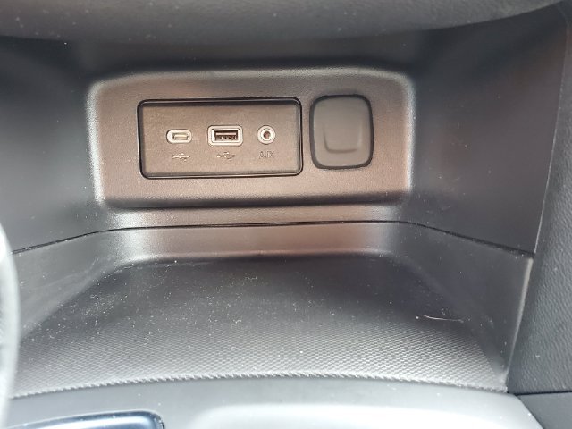 Certified 2024 Chevrolet Equinox LT w/ LPO, Floor Liner Package FWD image 33