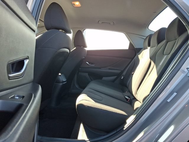 Used 2023 Hyundai Elantra SEL FWD image 13