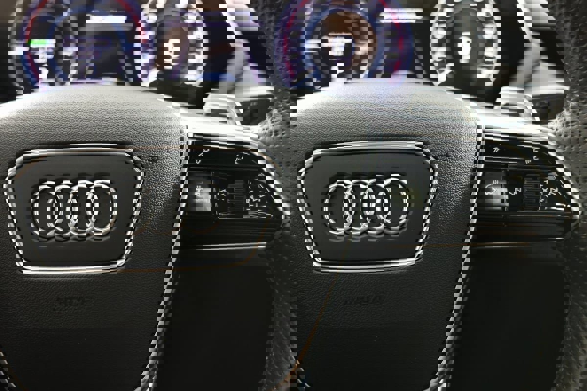 Used 2022 Audi e-tron GT Prestige image 30