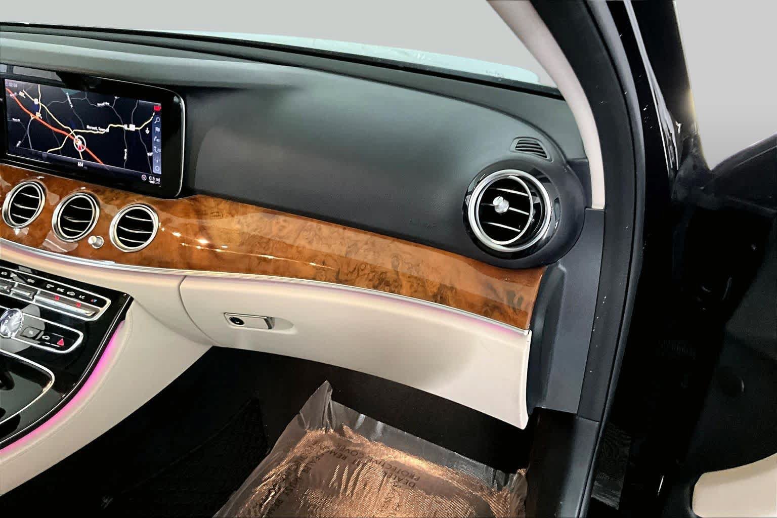 Certified 2018 Mercedes-Benz E 300 4MATIC image 19