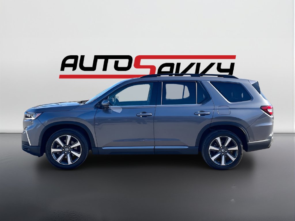 Used 2025 Honda Pilot Touring image 4