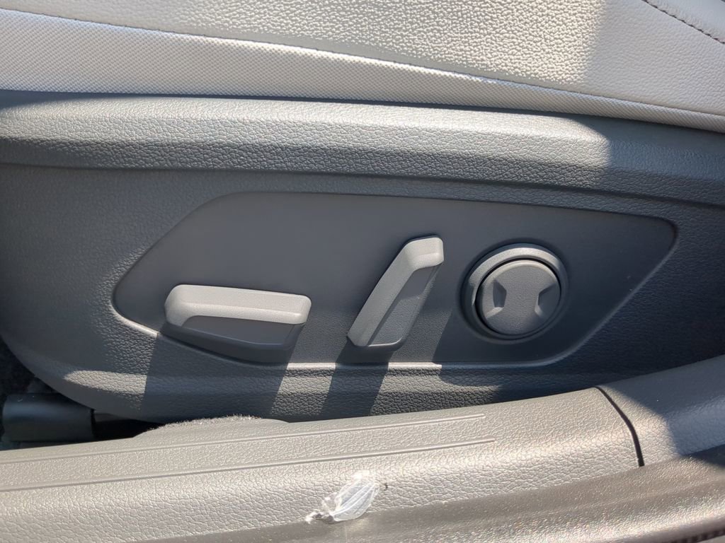New 2025 Hyundai Sonata Limited image 12