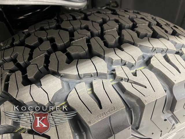 New 2025 Ford Bronco Badlands image 8