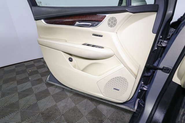 Used 2017 Cadillac XT5 Luxury w/ Driver Awareness Package image 37