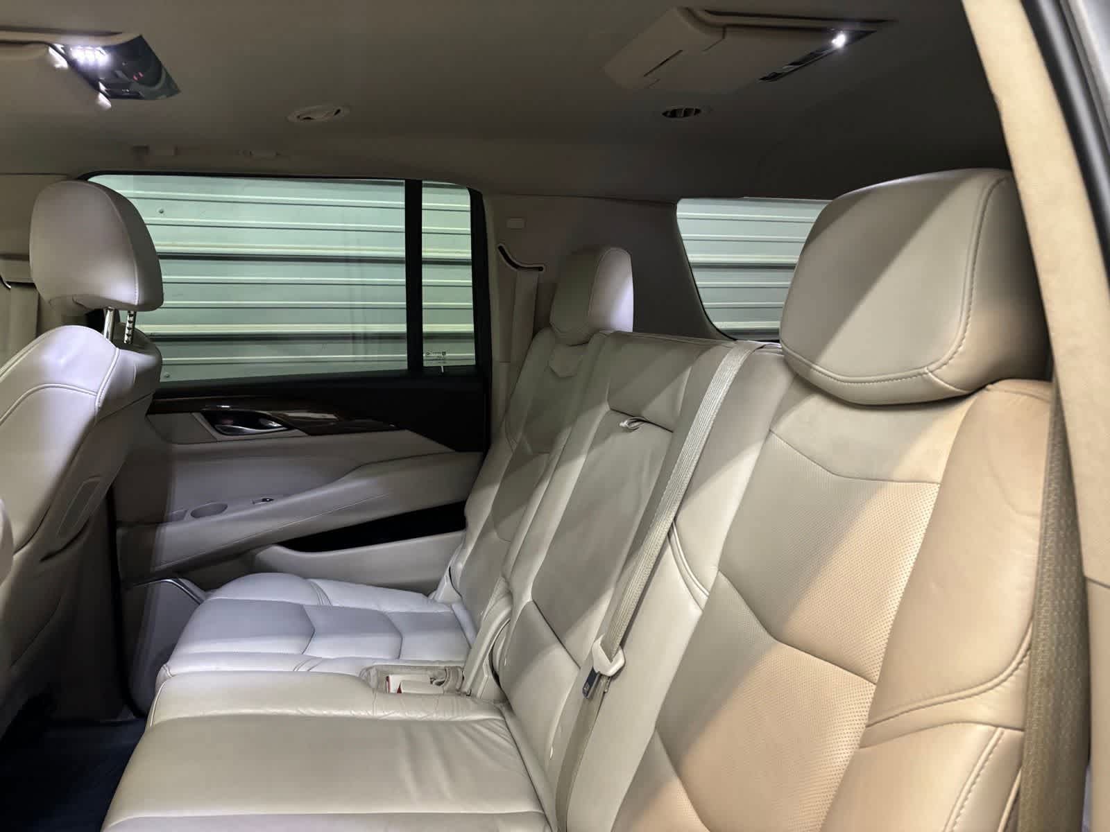 Used 2020 Cadillac Escalade ESV Luxury w/ Escalade Sport Edition AWD/4WD image 24