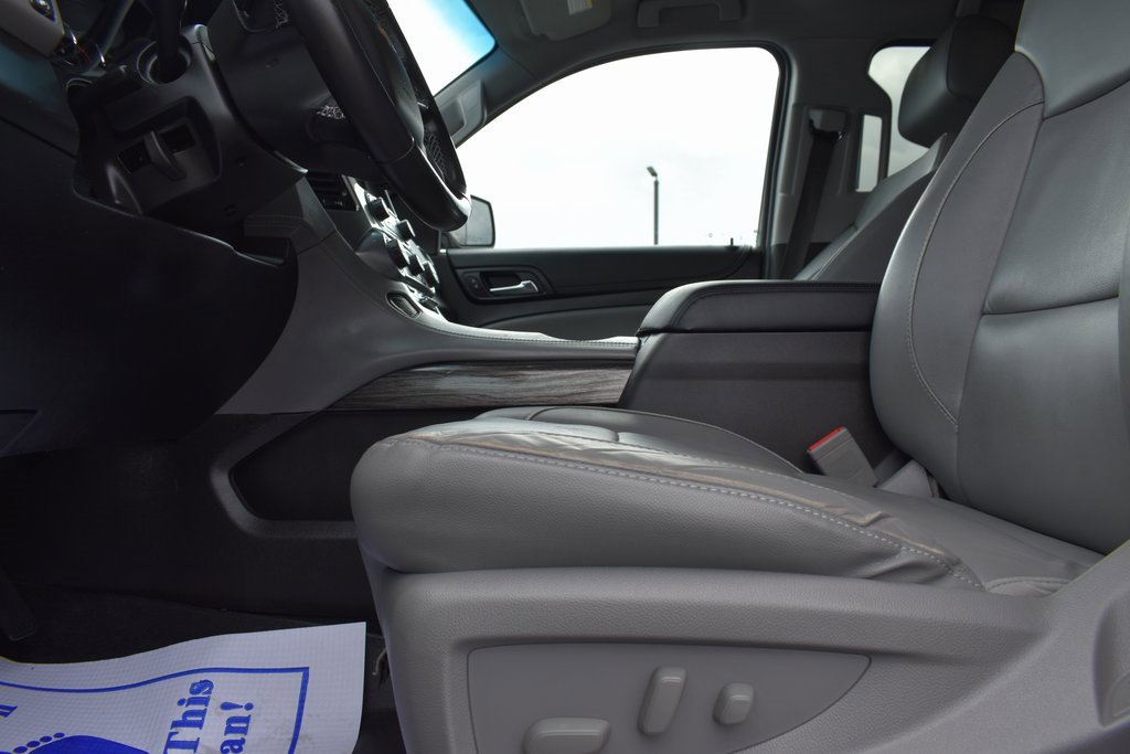 Used 2018 Chevrolet Suburban LT image 7