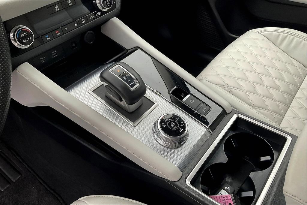 Used 2022 Mitsubishi Outlander SEL image 16