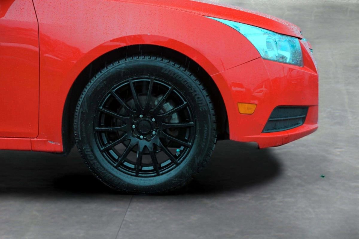 Used 2014 Chevrolet Cruze Eco image 9