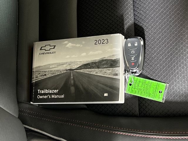 Used 2023 Chevrolet TrailBlazer RS w/ Sun and Liftgate Package image 16