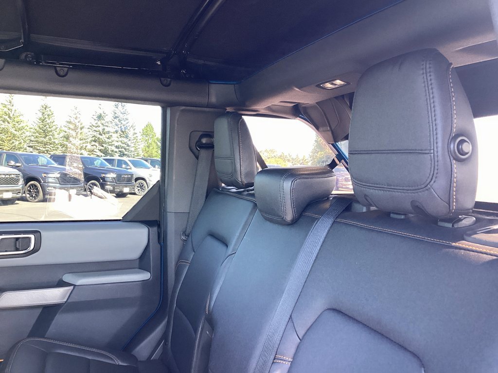 Used 2023 Ford Bronco Badlands image 10