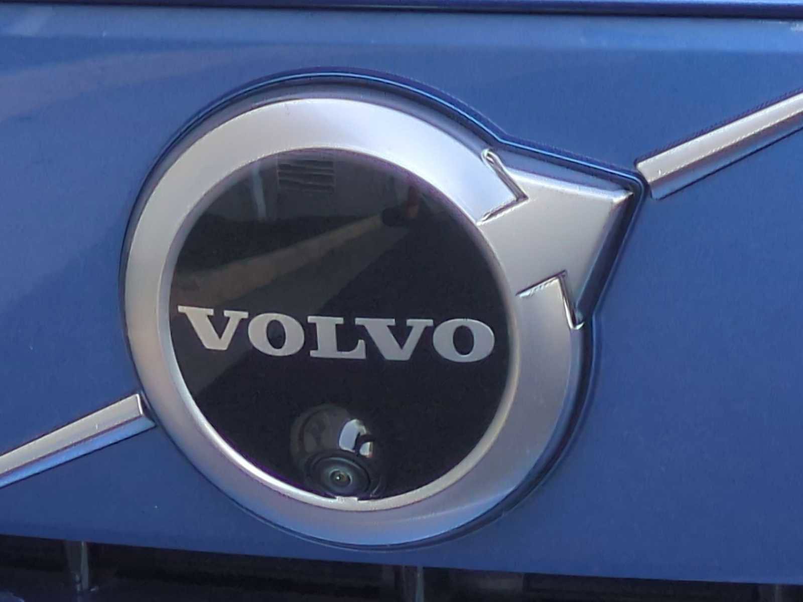 Used 2021 Volvo XC40 P8 Recharge w/ Advanced Package image 12