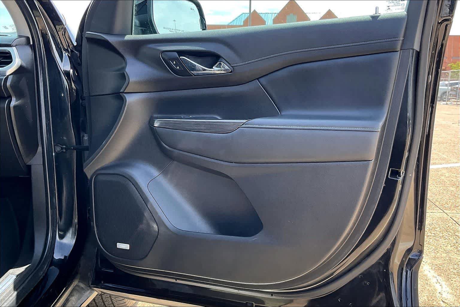 Used 2019 GMC Acadia SLT w/ Black Edition FWD image 28