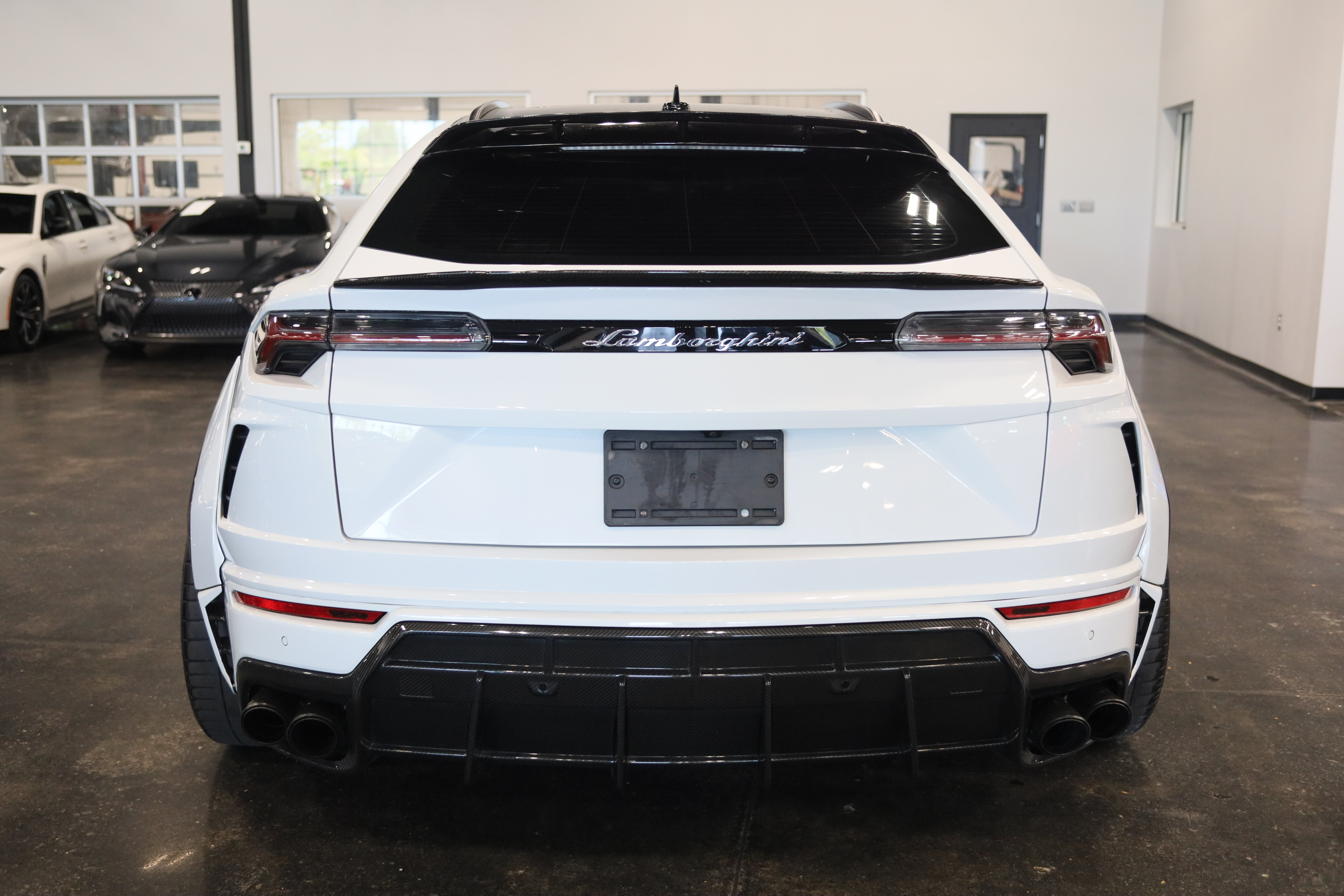 Used 2019 Lamborghini Urus AWD/4WD image 5