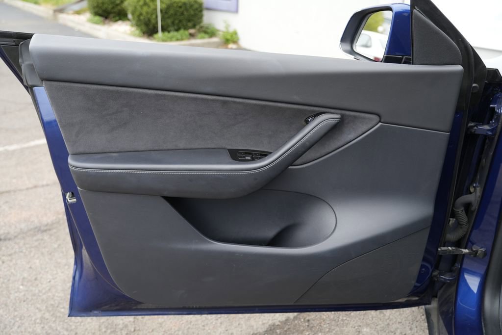 Used 2020 Tesla Model Y Performance image 23