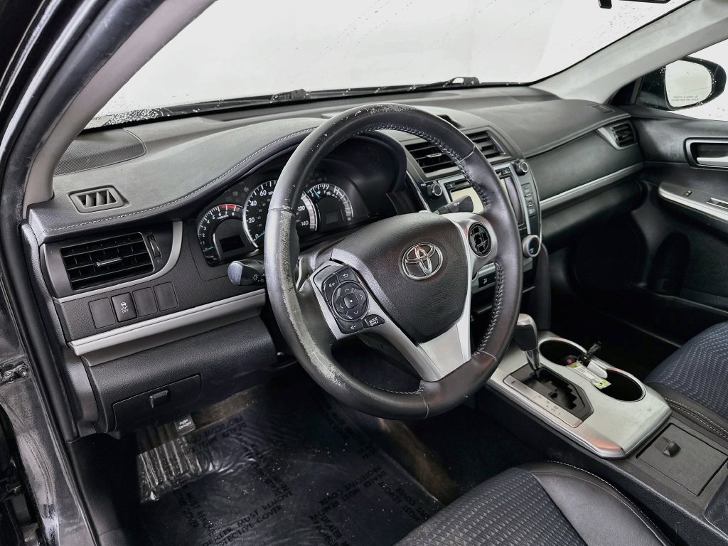 Used 2014 Toyota Camry SE FWD image 14