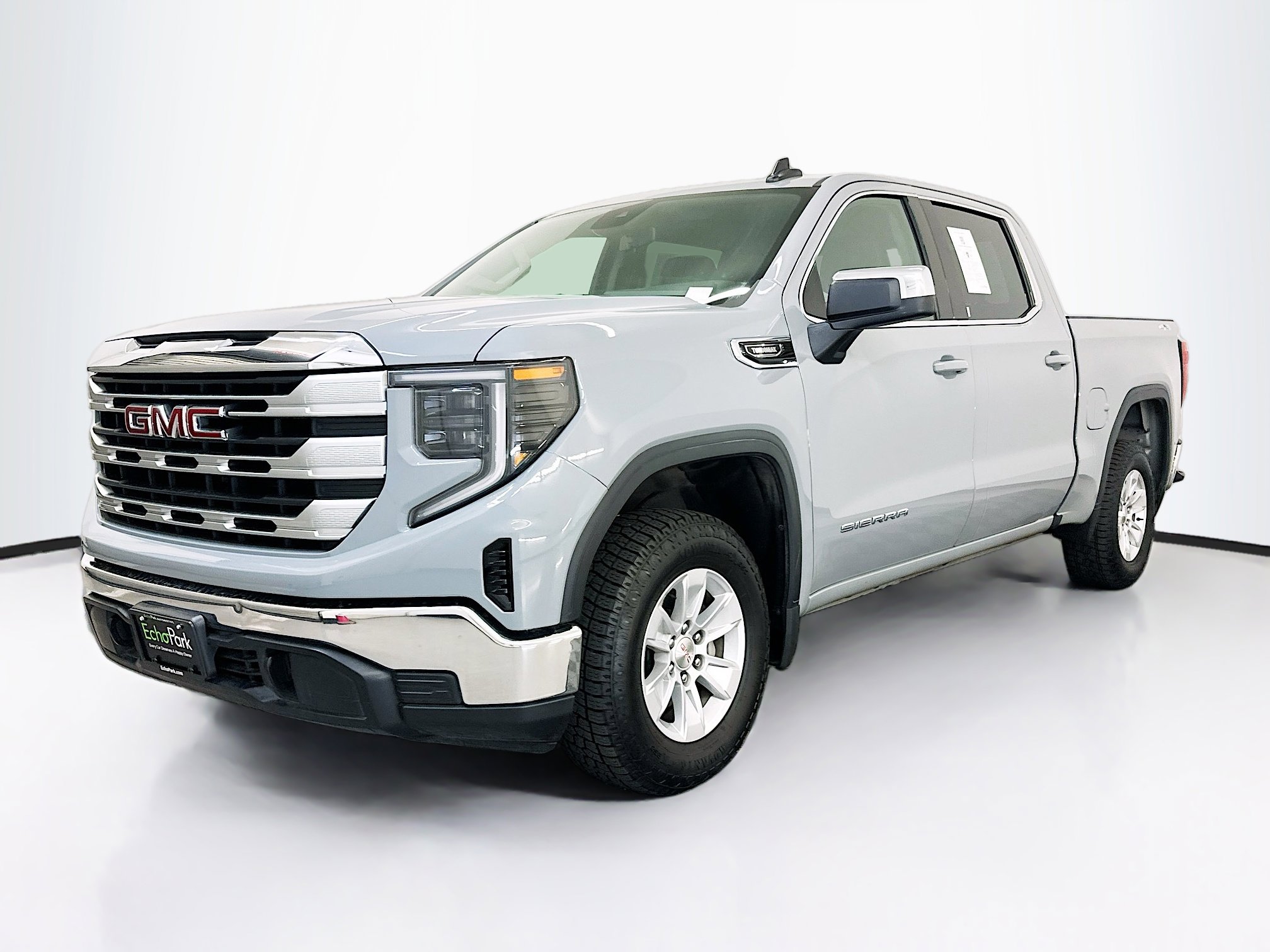 Used 2024 GMC Sierra 1500 SLE image 3