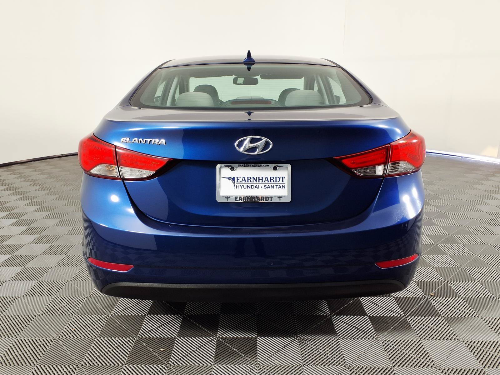 Used 2015 Hyundai Elantra SE FWD image 5