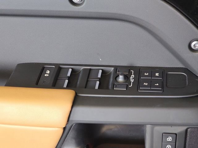 Certified 2025 Land Rover Defender 130 X-Dynamic SE AWD/4WD image 30